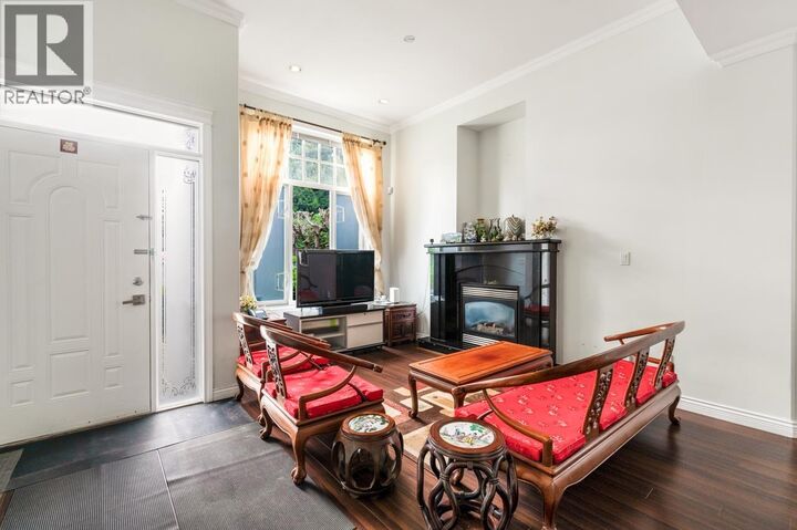 Photo de la propriété: 5239 Inman Avenue BC V5H 2L5