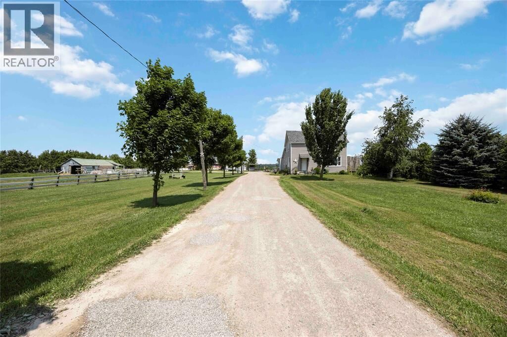 Photo de la propriété: 6816 Birnam Line ON N0N 1J4