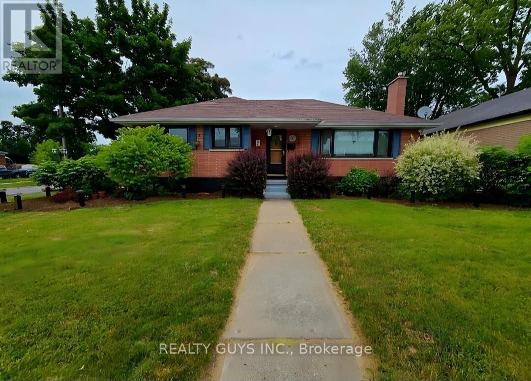 Property Photo:  650 Crawford Drive  ON K9J 3W7 