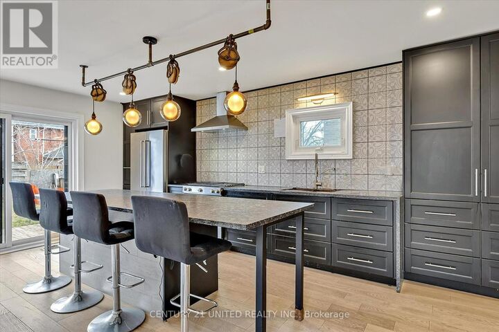 508 Sherbrooke Street  Peterborough (Town Ward 3) ON K9J 2P3 photo