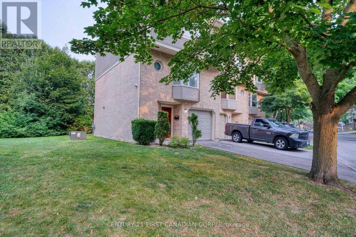 Photo de la propriété:  9 Ailsa Place 89  ON N5Z 4Z6 