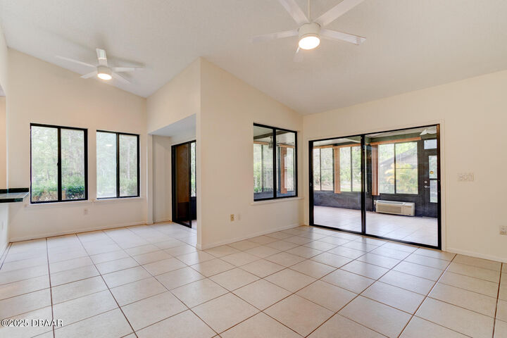 Property Photo: 1928 Sprucewood Way FL 32128