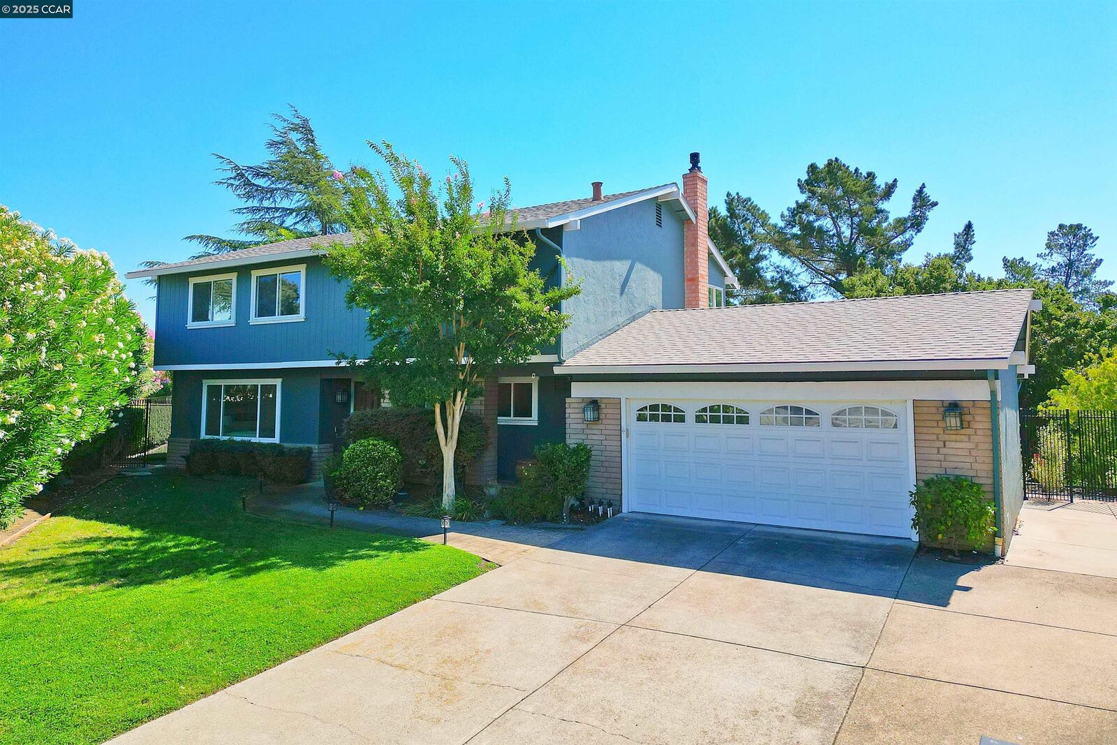 Property Photo: 152 Rosemont Court CA 94597