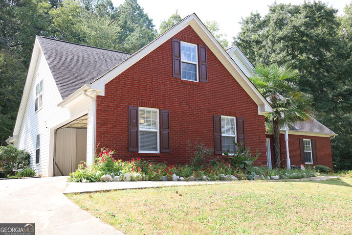 Property Photo:  25 Castlehill Court  GA 30016 