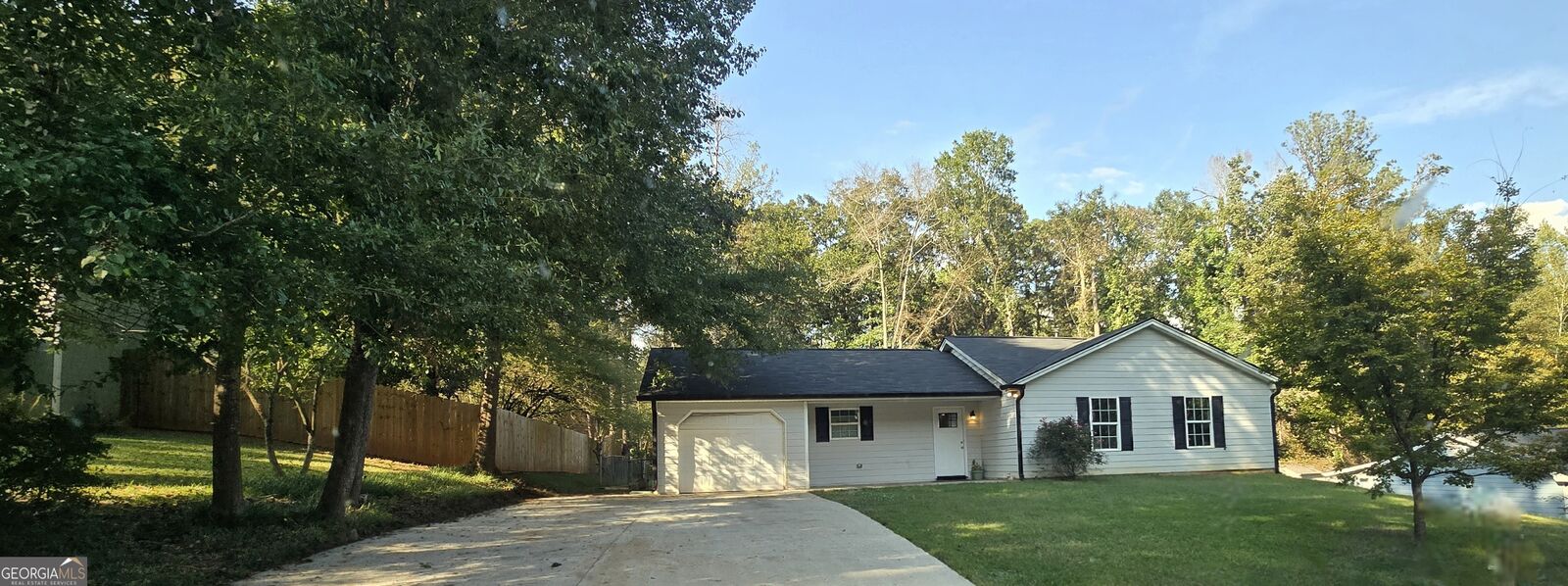 Property Photo:  915 Navajo Trail  GA 30016 