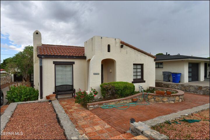 Property Photo:  2015 N Ochoa Street  TX 79902 