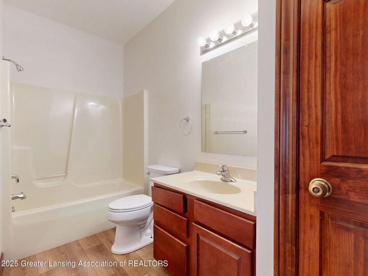 6607 O'Mara Drive  Eaton Rapids MI 48827 photo