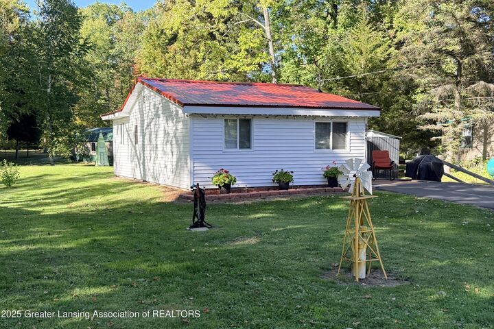 Property Photo:  5049 Wedgewood Drive  MI 48625 
