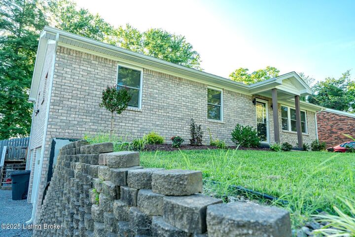 Property Photo: 773 Ardmore Ln KY 40065