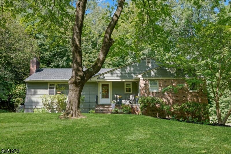 Property Photo:  6 Brookfield Way  NJ 07960 