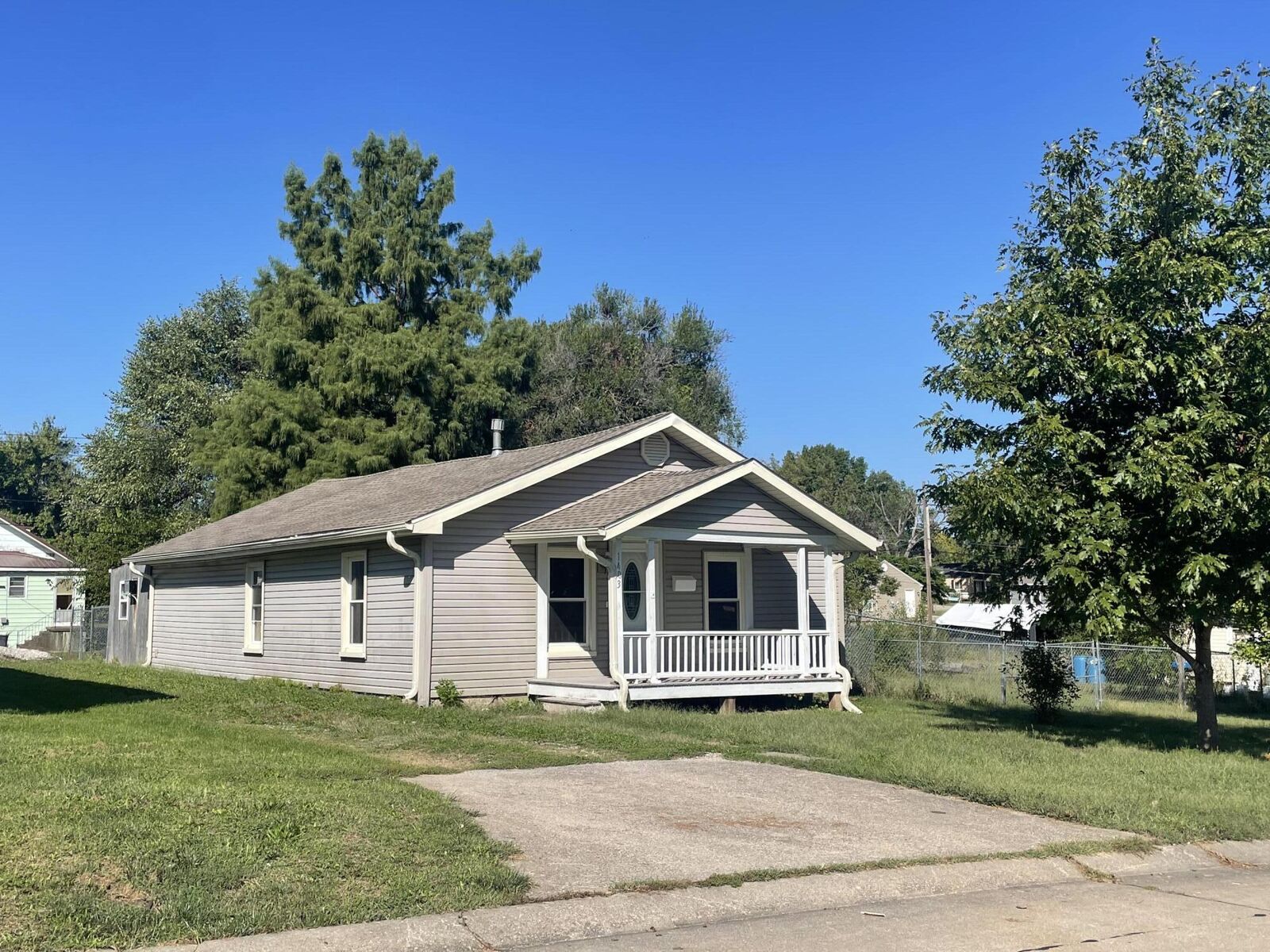 Property Photo:  1403 N Washington Street  MO 65265 