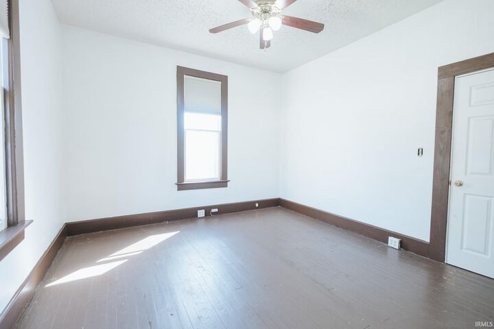 Property Photo:  722 S Barker Avenue  IN 47712 