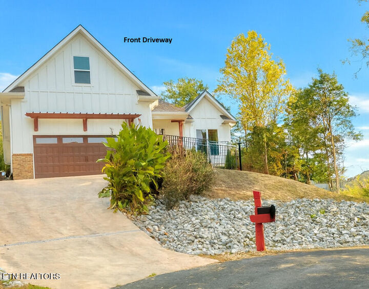 305 Kawga  Loudon TN 37774 photo