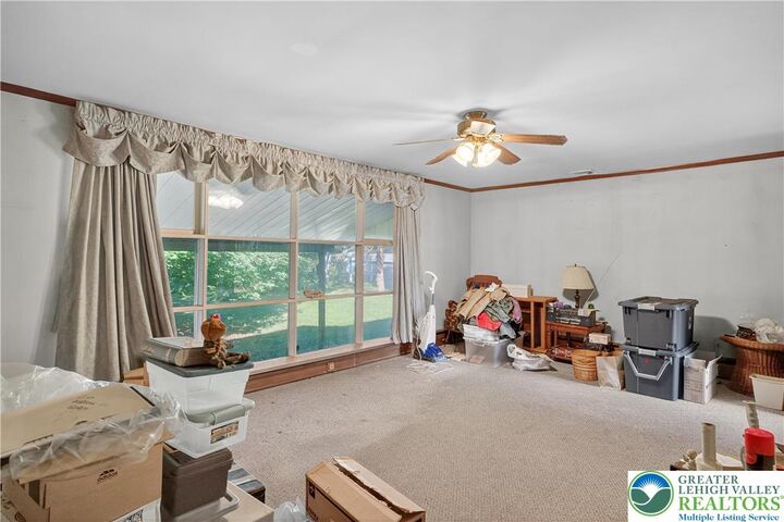 Property Photo:  811 Elm Street  PA 18018 