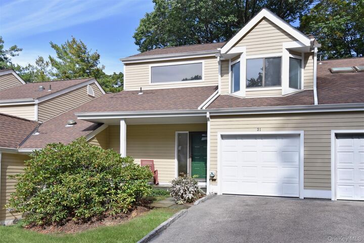 Property Photo:  31 Westwood Close  NY 10533 