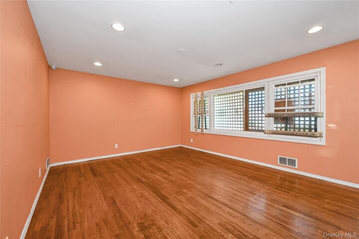 Property Photo:  58 Amherst Lane  NY 11801 