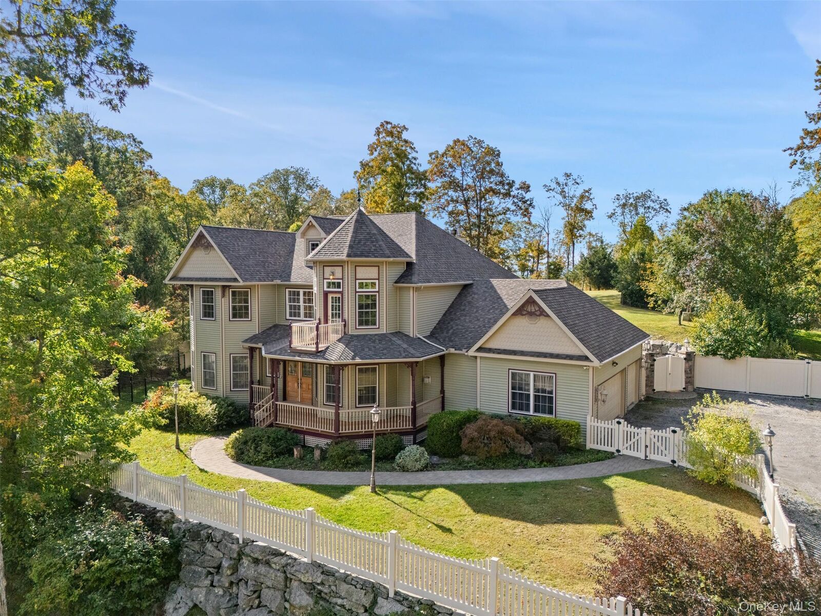 Property Photo:  211 Woodmont Road  NY 12533 