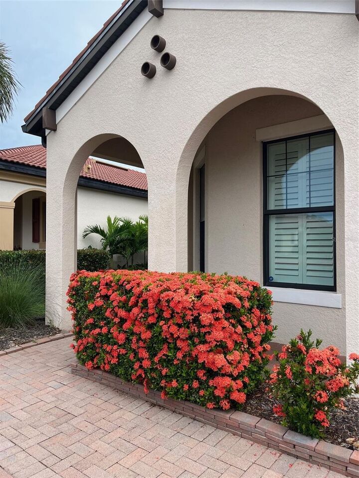 Property Photo: 10468 Crooked Creek Drive FL 34293
