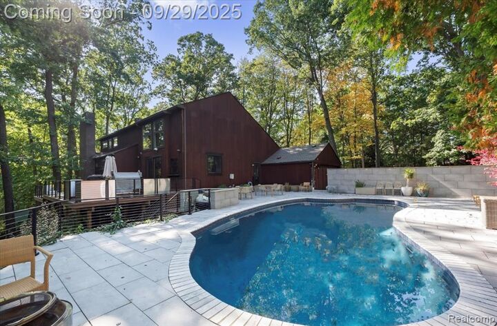 Property Photo: 7371 Lindenmere Drive MI 48301 3533