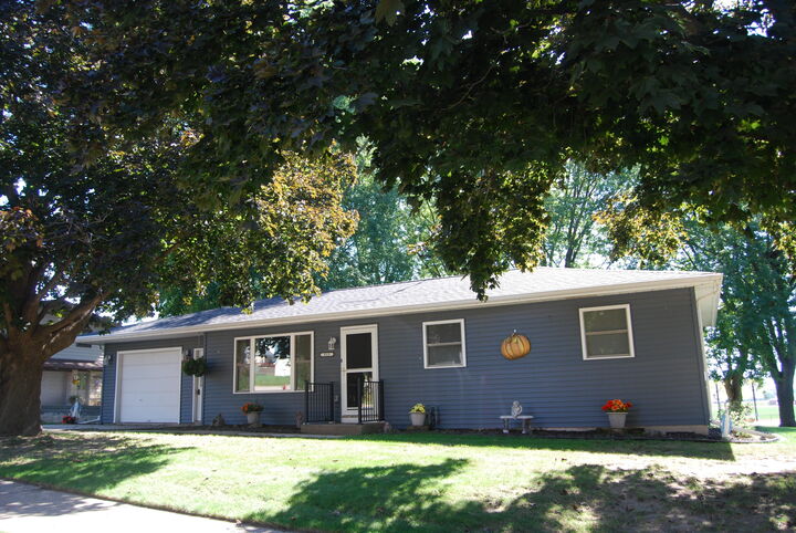 915 South Ave  Lomira WI 53048 photo