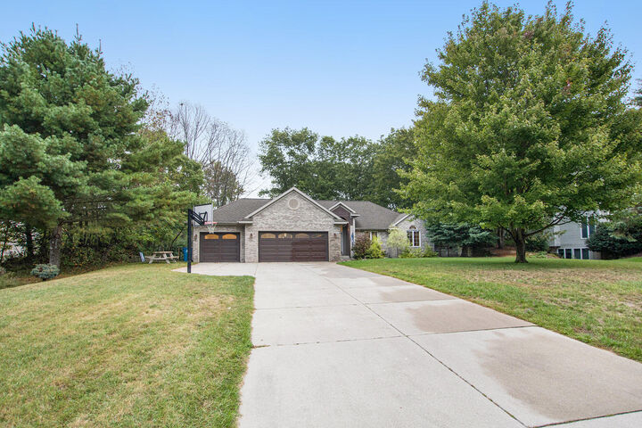 Property Photo:  19018 Sioux Drive  MI 49456 