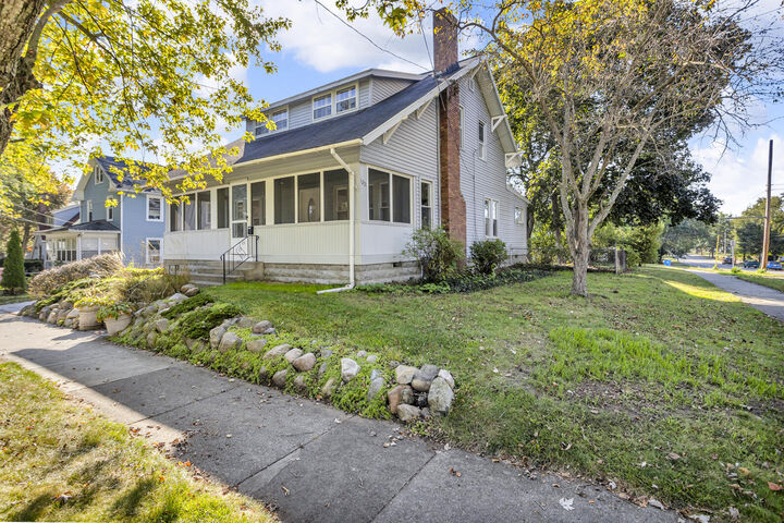 Property Photo: 1201 4th Street MI 49203