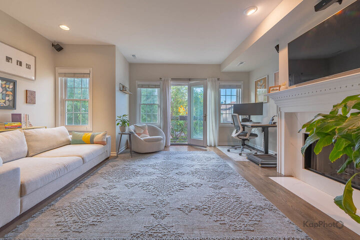 Property Photo: 1244 W Ohio Street 2W IL 60642