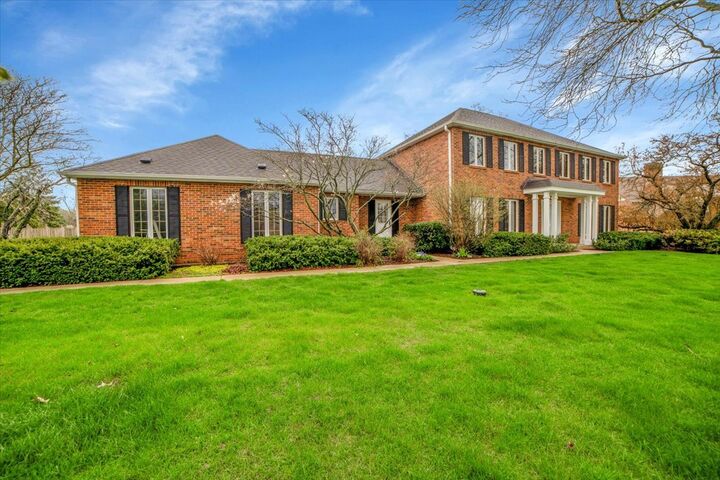 1S221 N Flanders Lane  Winfield IL 60190 photo