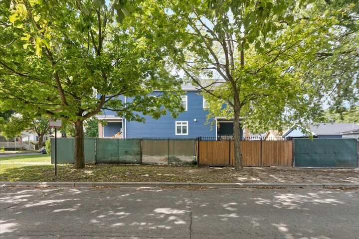 Property Photo:  5000 W Argyle Street  IL 60630 