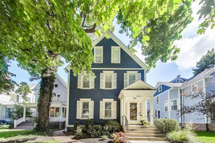 1229 Hinman Avenue  Evanston IL 60202 photo