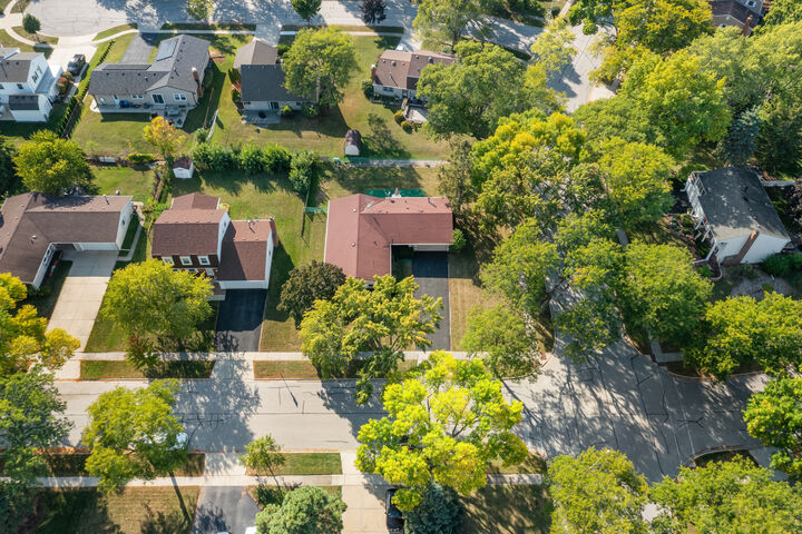 Property Photo:  20 Emerson Drive  IL 60194 