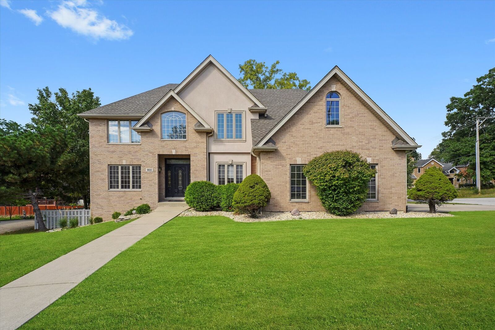 Property Photo:  9000 Deerwood Court  IL 60465 