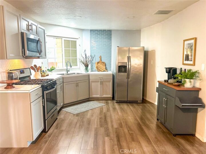 Property Photo:  219 Jones  CA 93205 