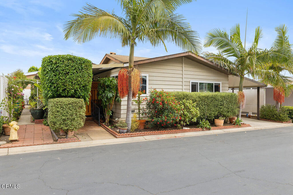 Property Photo:  4700 Aurora Drive 29  CA 93003 