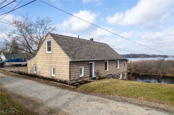 Property Photo:  439 Port Drive  OH 44319 