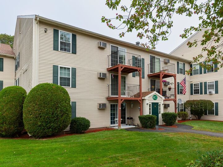 Property Photo:  1708 White Cedar Boulevard  NH 03801 