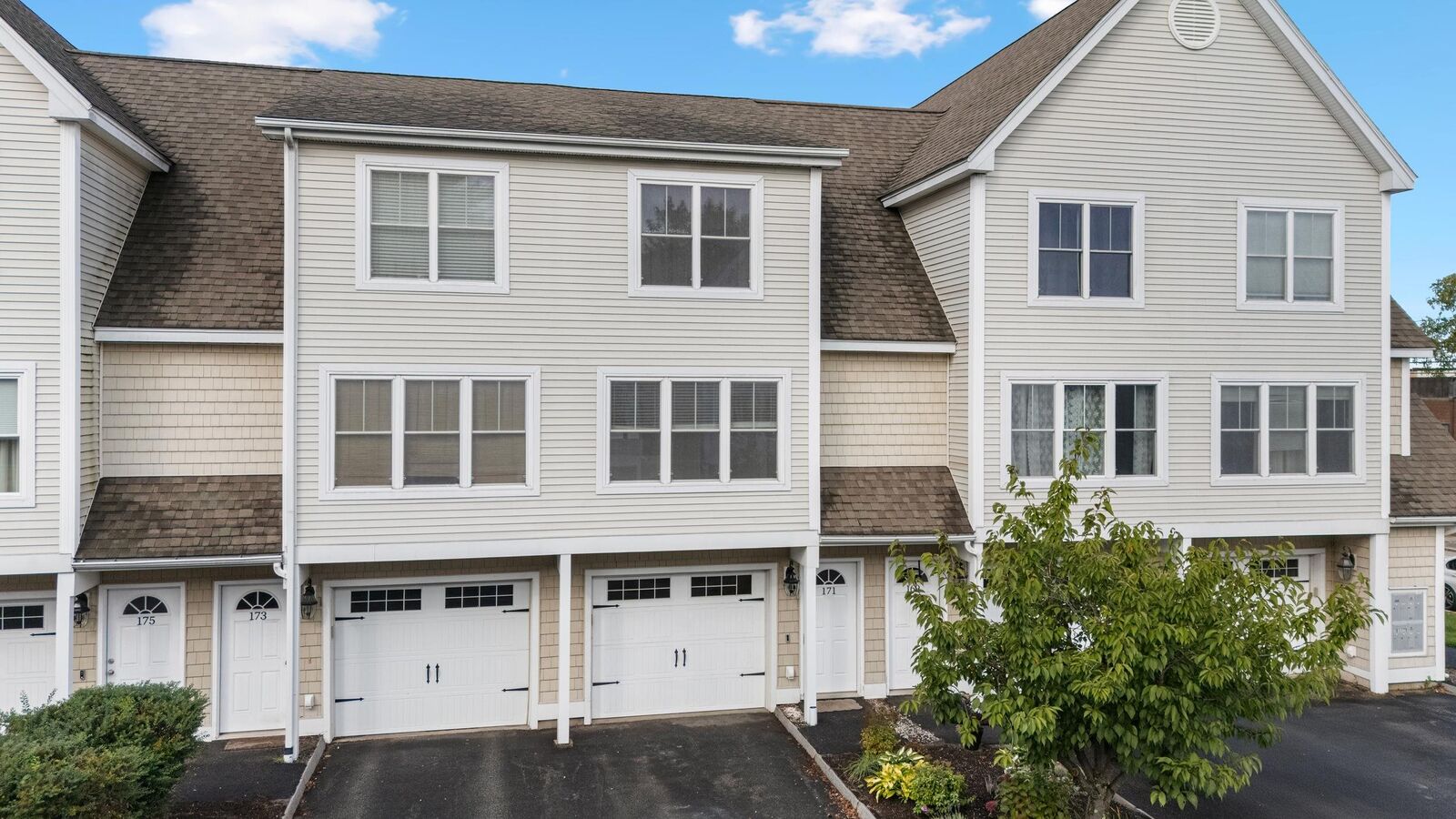 Property Photo:  171 Silver Street  NH 03103-2712 