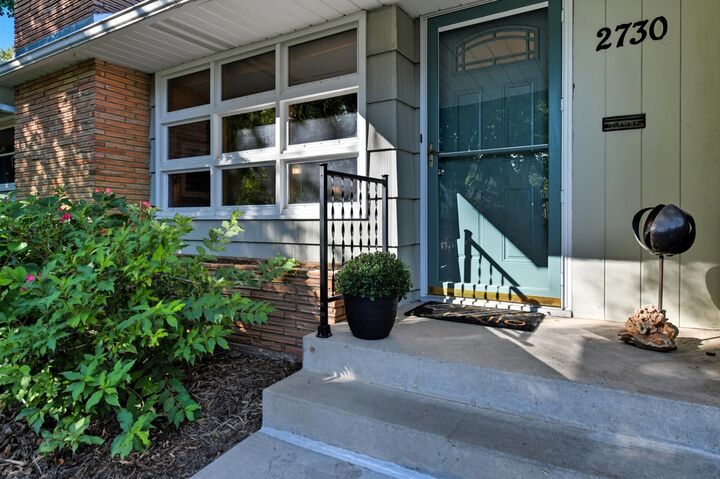 Property Photo:  2730 Xenwood Avenue S  MN 55416 