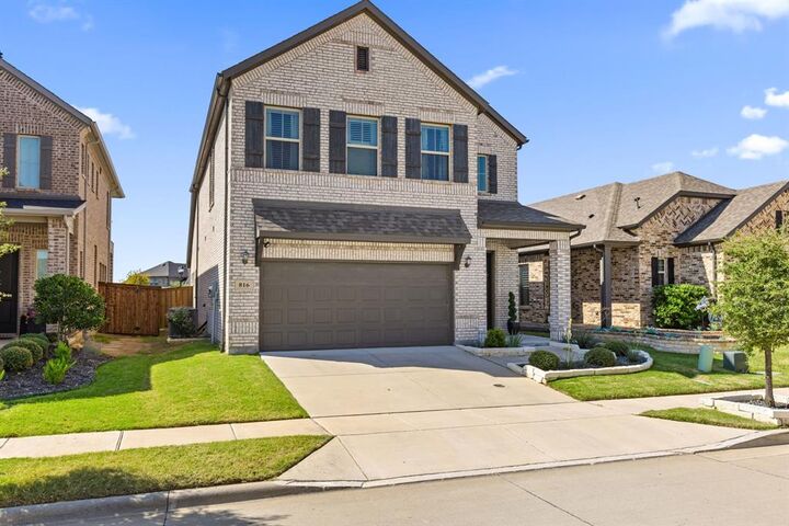 Property Photo: 816 Brenham Avenue TX 75009