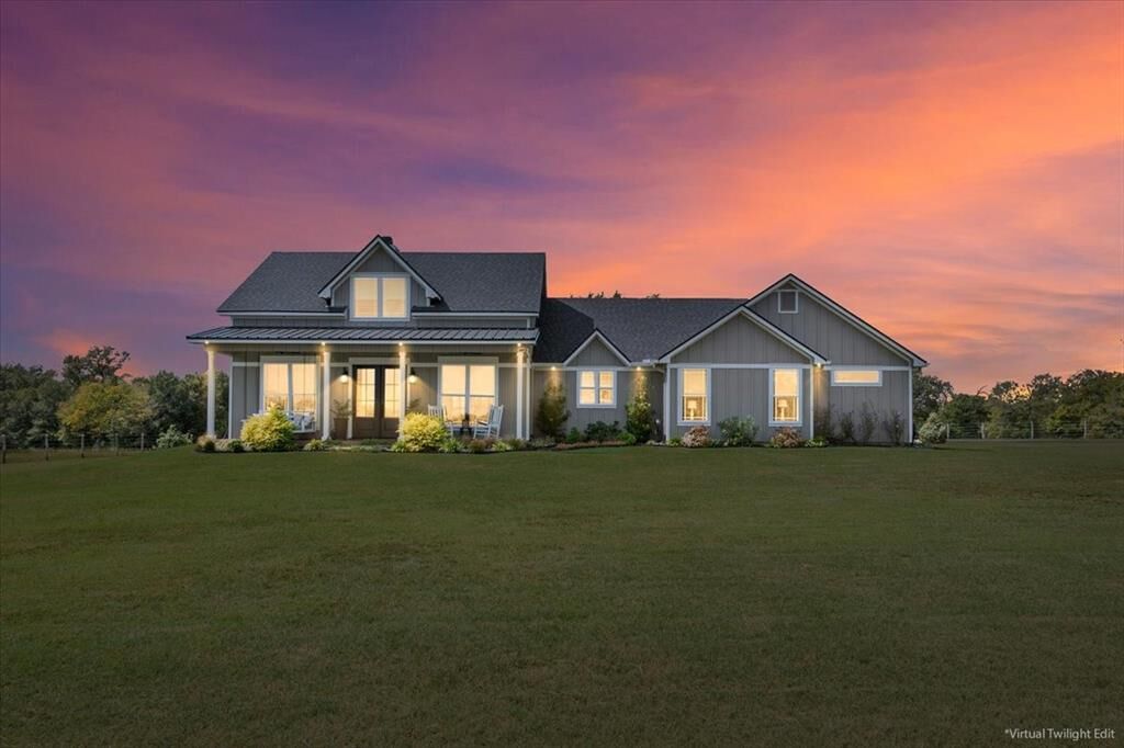 Property Photo: 710 Cr 800 TX 76642