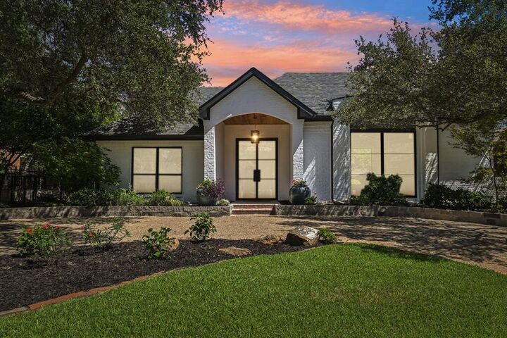 Property Photo: 5705 Bent Oak Place TX 75248