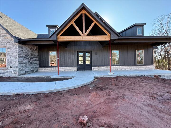 Property Photo:  7941 Silver Spur  OK 73007 