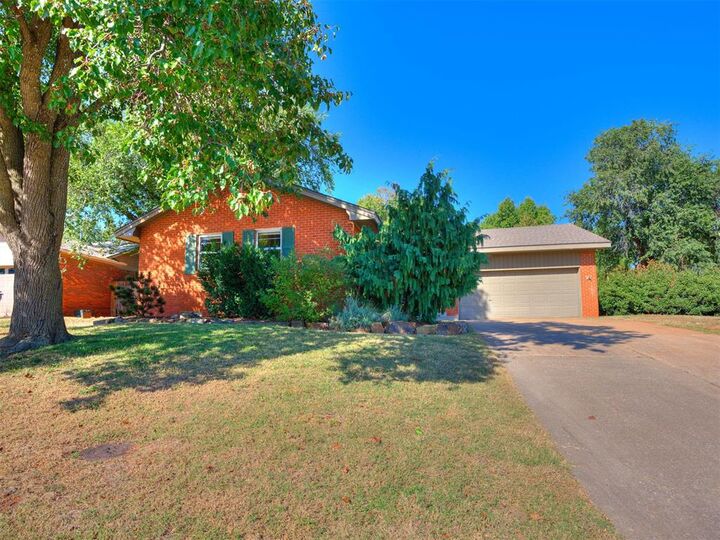 Property Photo: 1813 S Rankin Street OK 73013