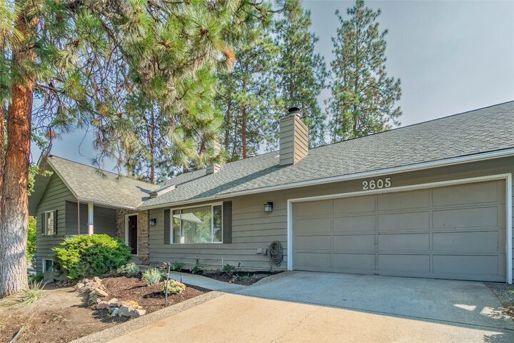 Photo de la propriété:  2605 Alberta Court  BC V1W 2X8 
