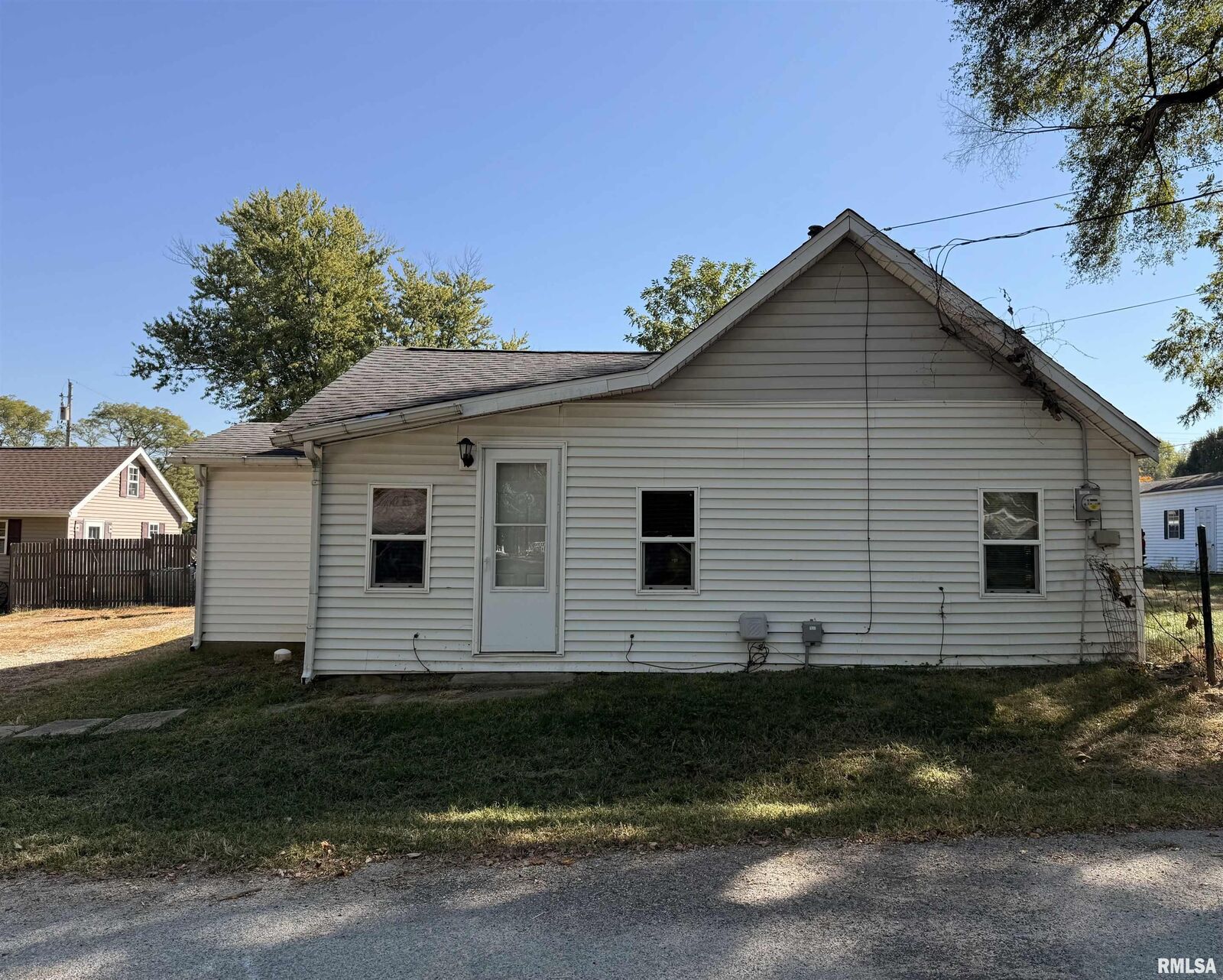 Property Photo:  116 Oaklawn Terrace  IL 61610 