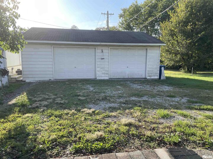Property Photo:  312 E Randolph Street  IL 62859 