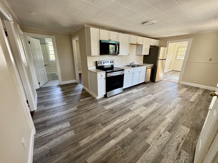 Property Photo:  29 Fiske St  MA 01550 
