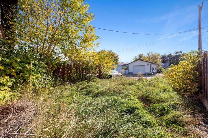 Property Photo:  9907B Gordon Avenue  AB T9H 2E3 