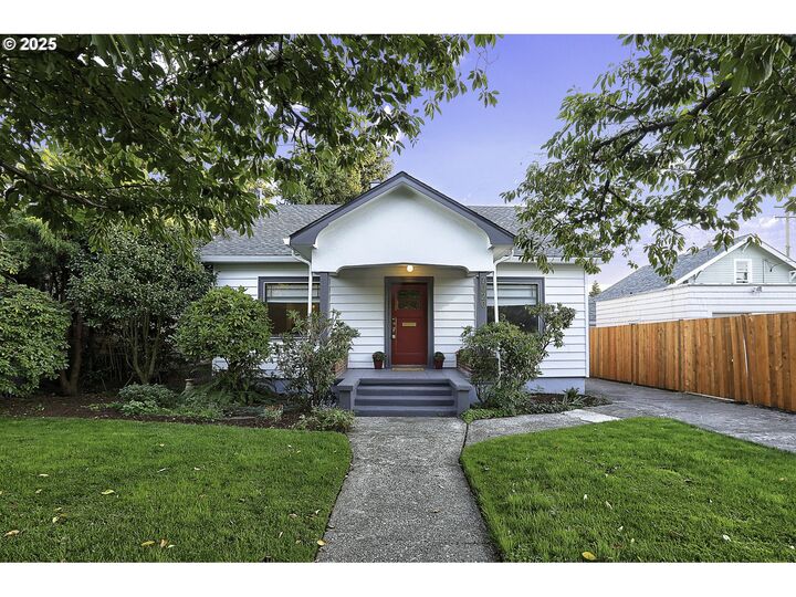 7020 NE Hoyt St  Portland OR 97213 photo