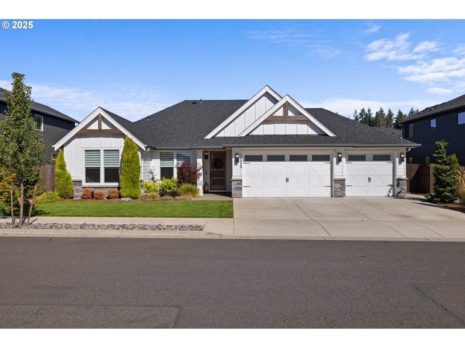 Property Photo:  16808 NE 80th St  WA 98682 